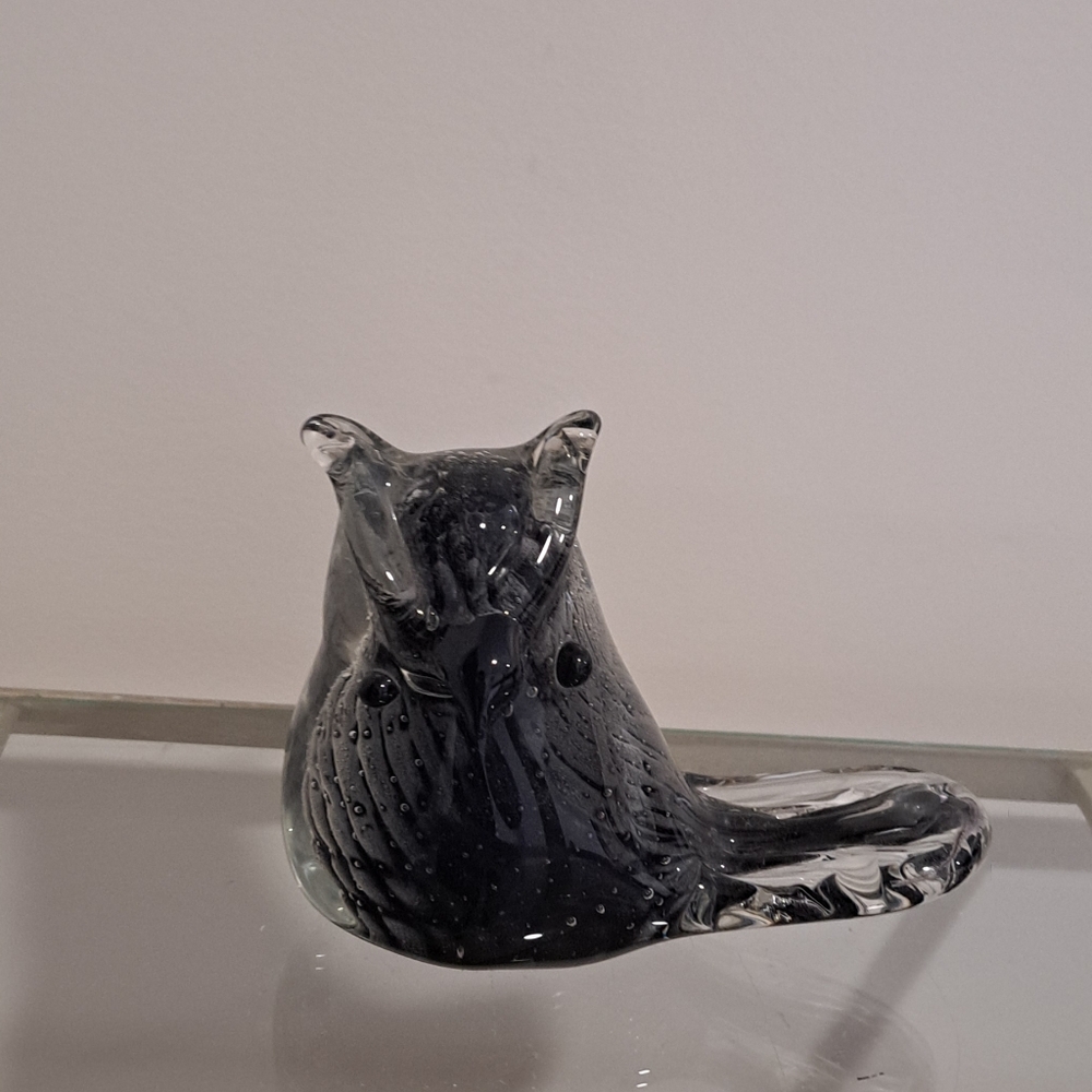 Vintage Handblown Glass Owl Paper Weight Figurine.